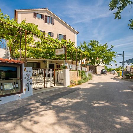 B&B Segulja Malinska Luaran gambar